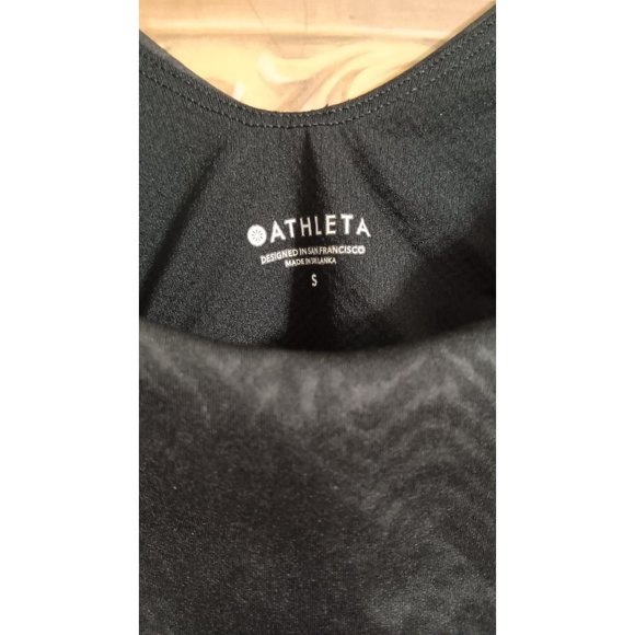 Athleta Small Black Embossed Conscious Crop Yoga Gym Active Athleisure Sports Br - Picture 3 of 6